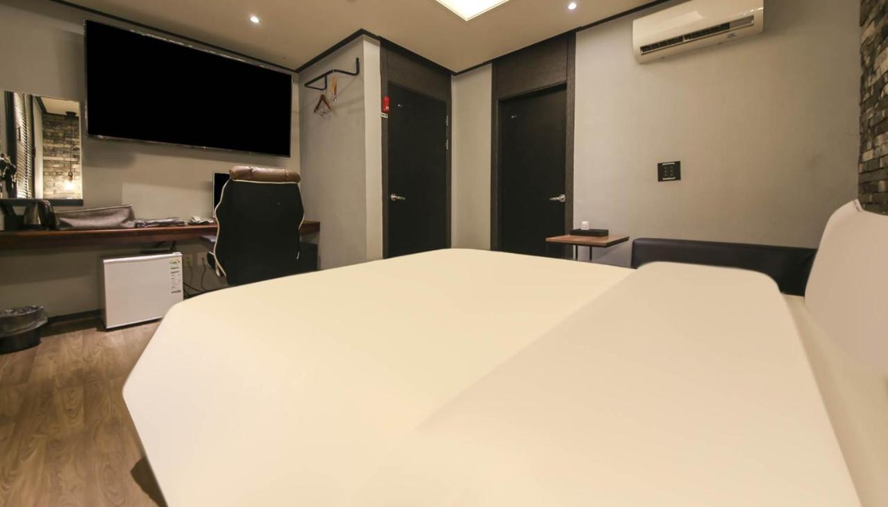 Hotel Parfe Cheonan Exterior photo
